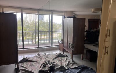 Wall Mirror Removal Miami and Broward Florida [8 Steps to Get Rid of a Wall Mirror in 2023]