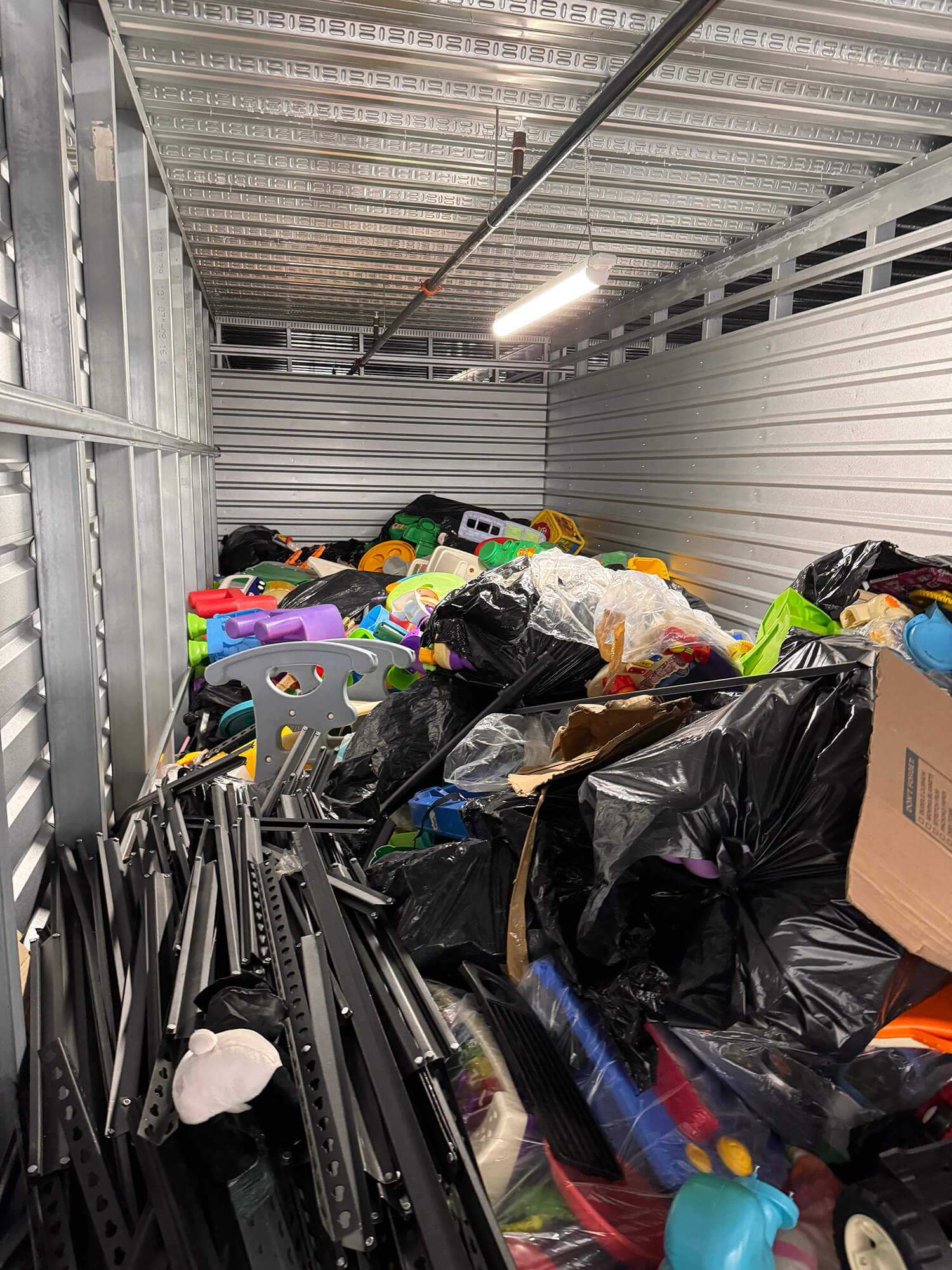 miami storage unit clean out in October